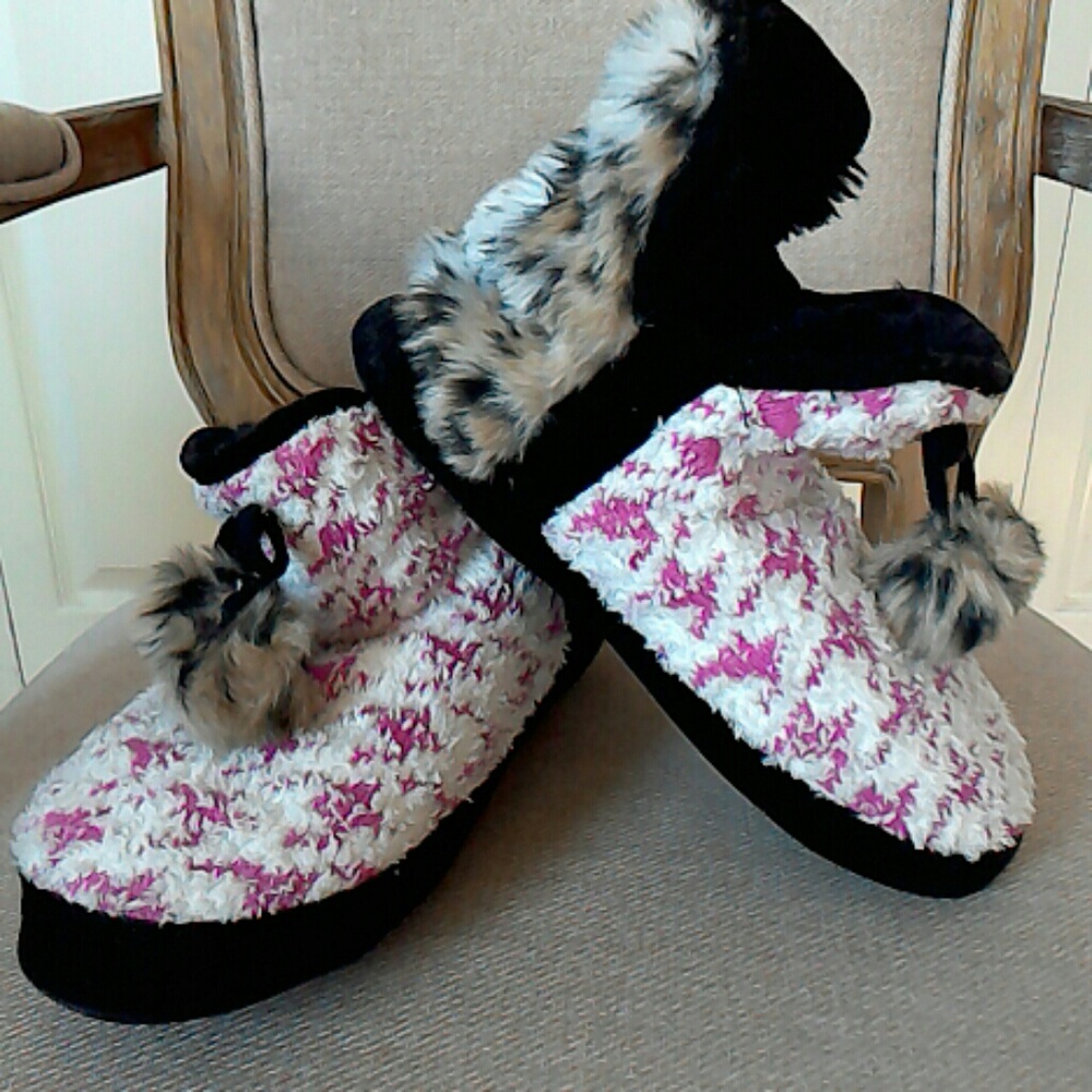 Mukluks Multi-Color Pull-On Boot Slippers - image 4